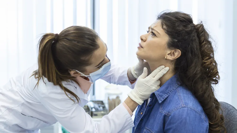 Faringite e Amigdalite Aguda: sintomas, causas e tratamento com o otorrinolaringologista